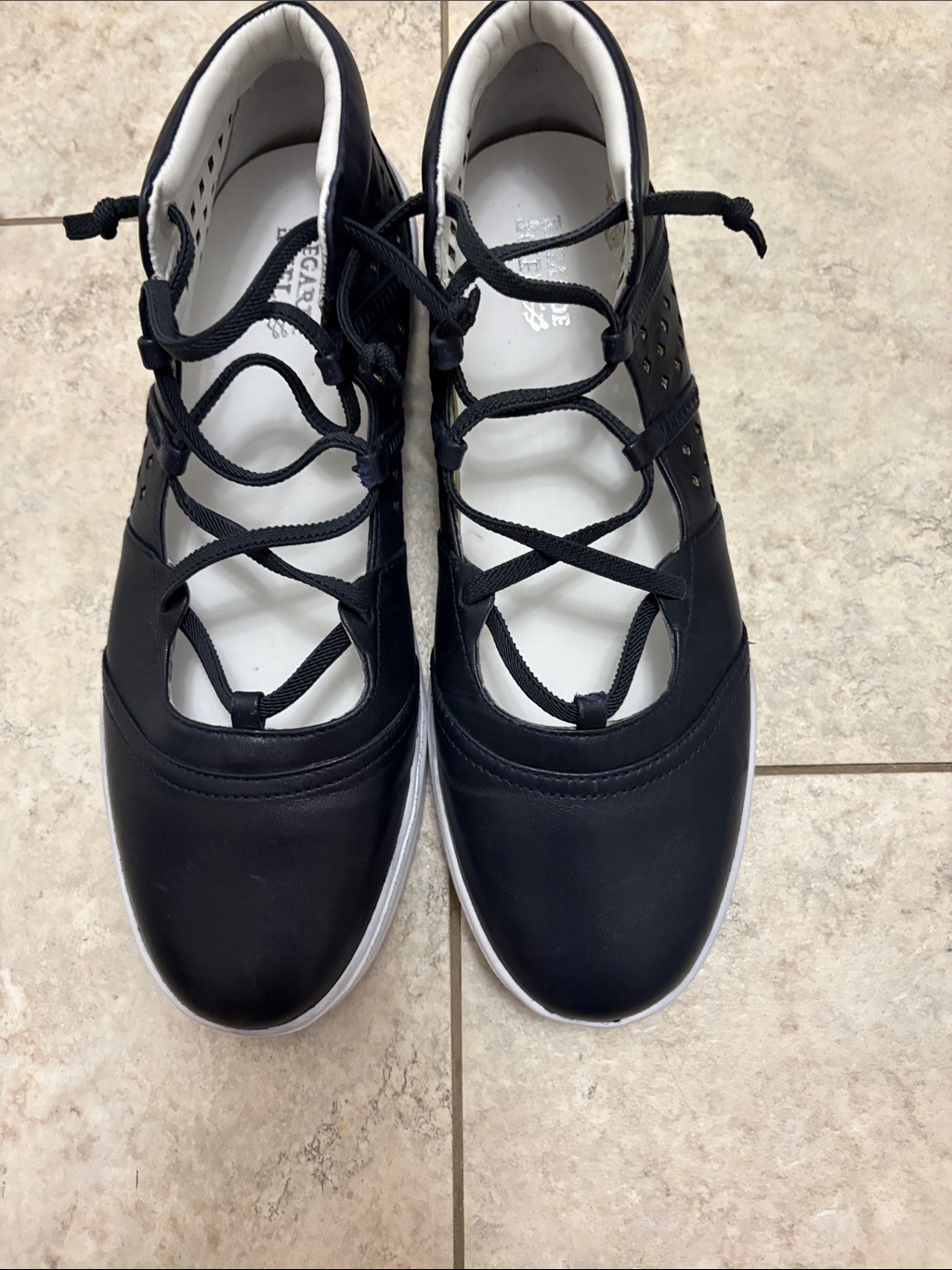 Regarde Le Ciel Women's Black Lace-Up Shoes Nwot